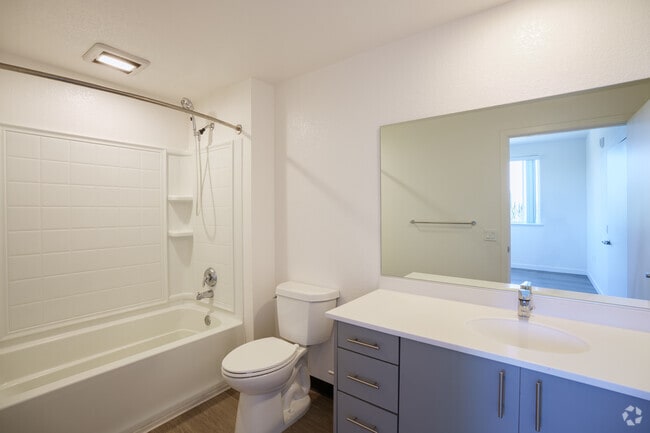 3BR, 2BA - 1,051SF - Primary Bathroom - Mosaic on Mission