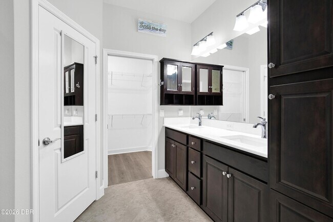 Building Photo - 358 Good Life Wy