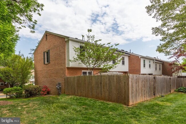 Building Photo - 7739 Tiverton Dr