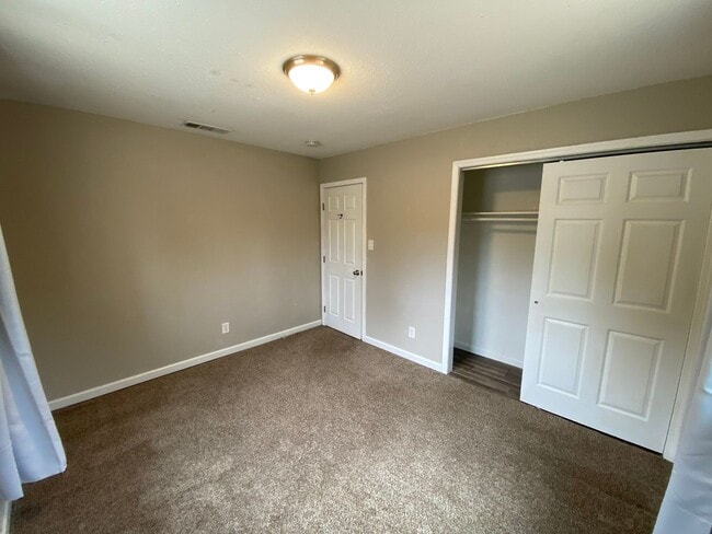 Building Photo - NE Visalia home coming soon!