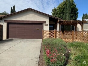 Building Photo - Updated 2 Bedroom House - 2 Car Garage