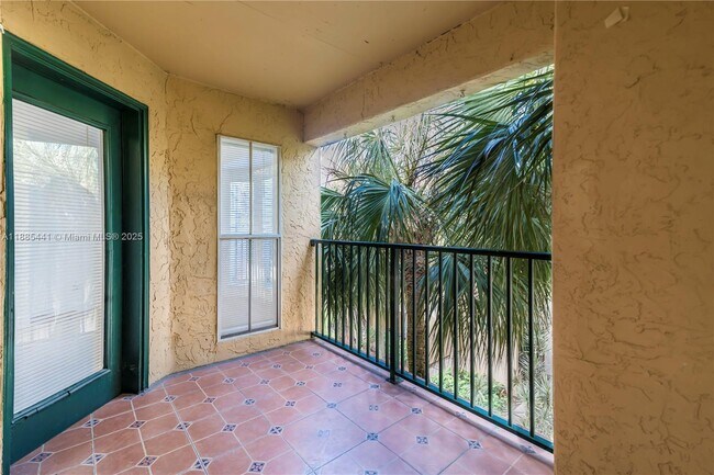 Building Photo - 777 Riverside Dr