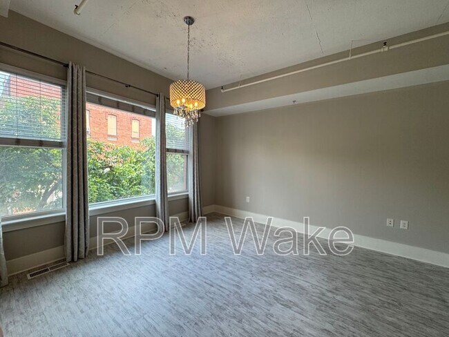 Building Photo - 444 S Blount St