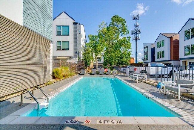 Building Photo - 1413 Waterloo Shore Ln