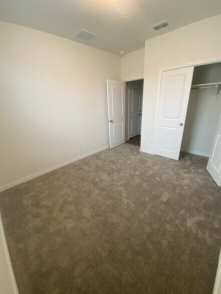 Building Photo - 440 Horizon Pointe