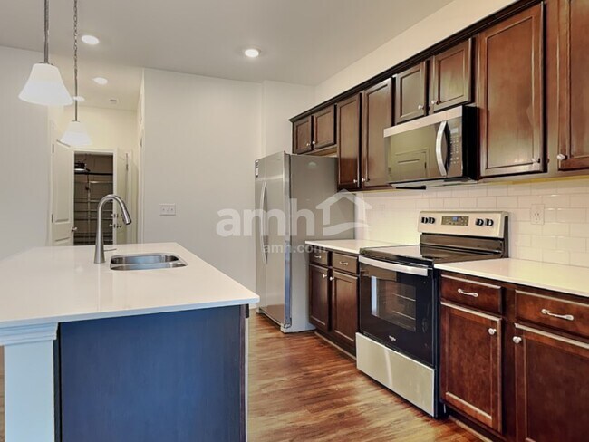 Building Photo - 11017 Hazel Gdns Dr