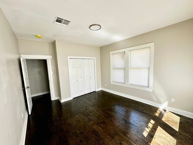 Building Photo - 1704 South St