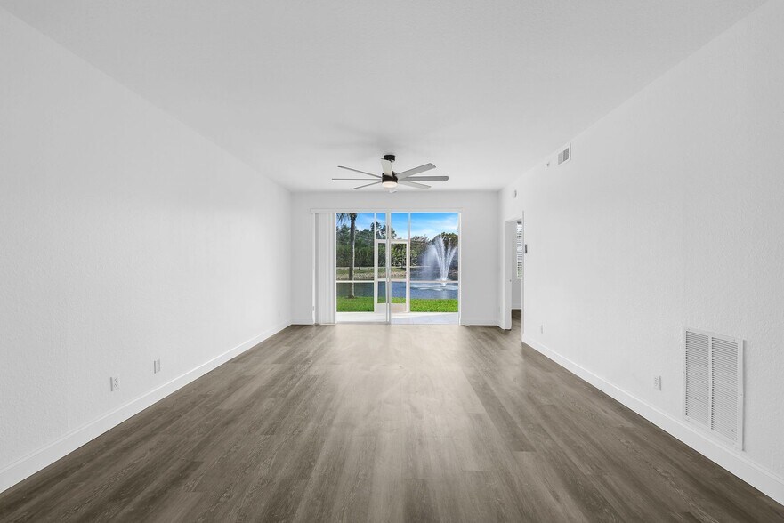 Building Photo - 3250 Cypress Glen Way