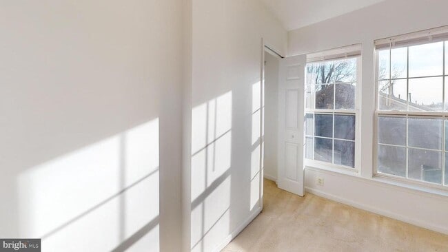 Building Photo - 26071 Ridge Manor Dr