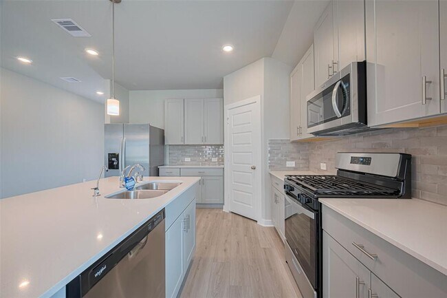 Building Photo - 6306 Brahman Ct