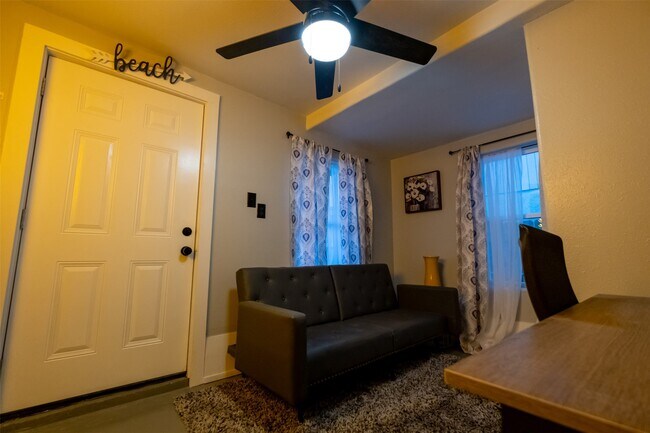 Building Photo - 4017 Avenue M