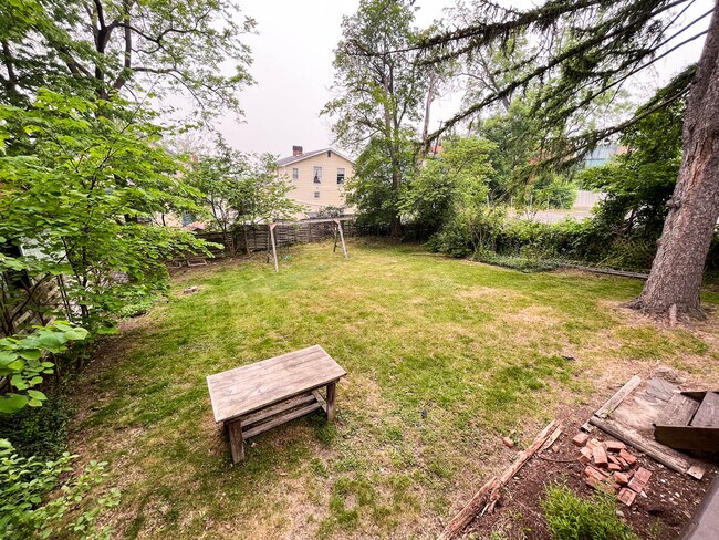 Building Photo - 110 Linden Ave