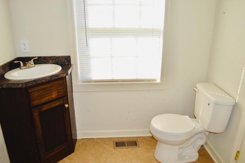 Building Photo - 716 S 14th St