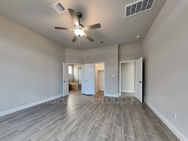 Building Photo - 405 Bright Star Ln