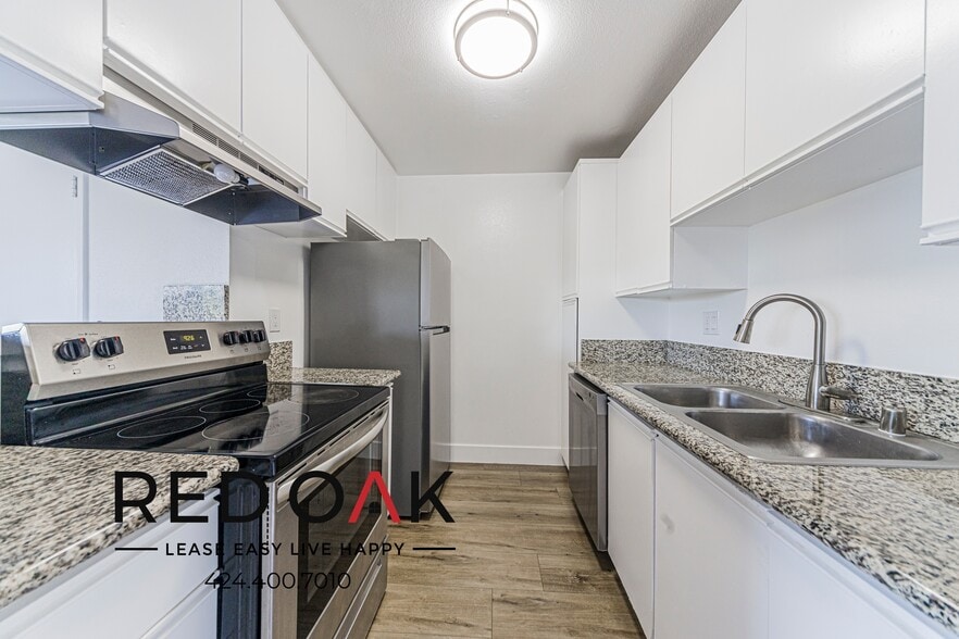 Building Photo - 11134 Arminta St