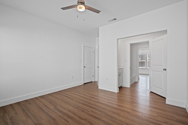 Building Photo - 3146 Lubbock Ave