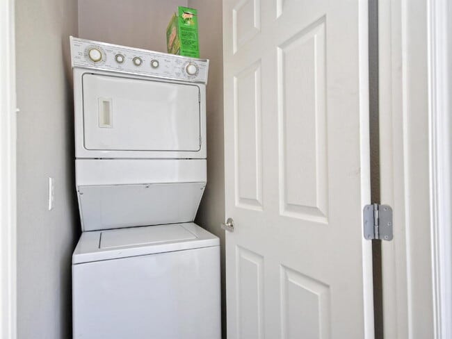 Building Photo - 1001 Krenek Tap Rd