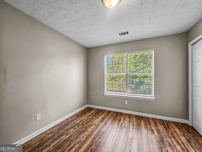 Building Photo - 80 Forest Brook Dr