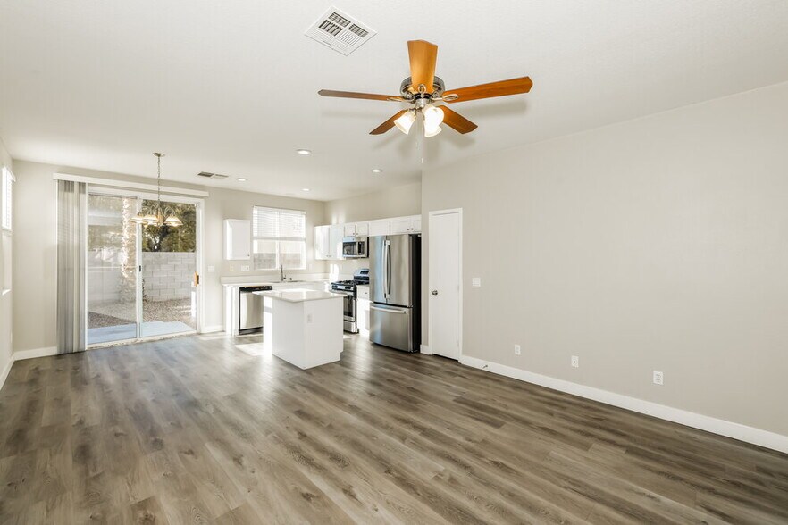 Building Photo - 1931 Giant Pine Ave