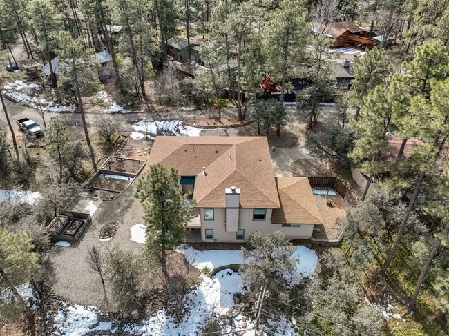 Building Photo - Beautiful home in the Mountain Club!