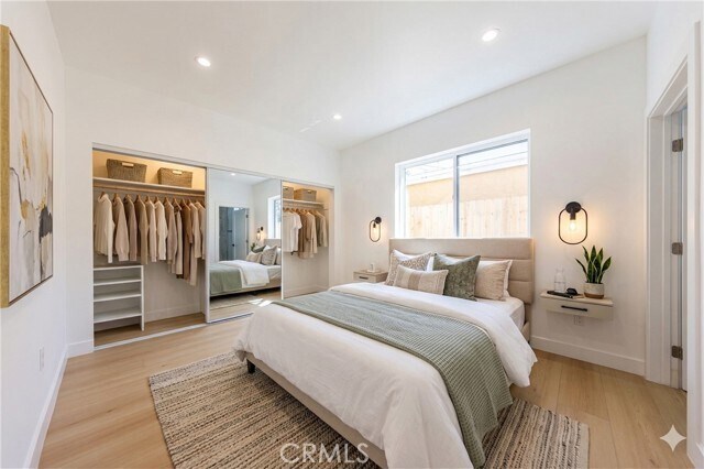 Building Photo - 2426 S West View St