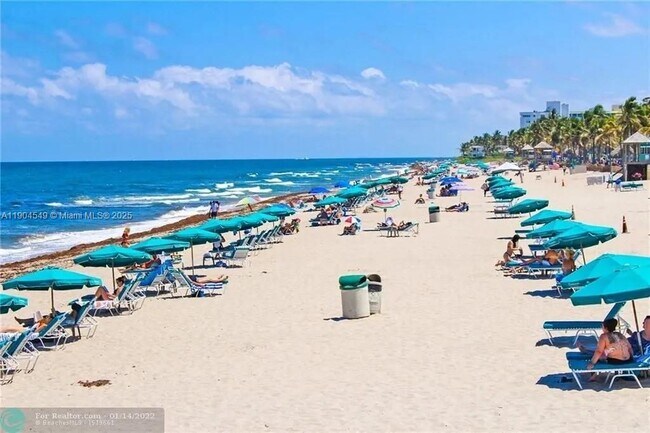 Building Photo - 4008 Berkshire A