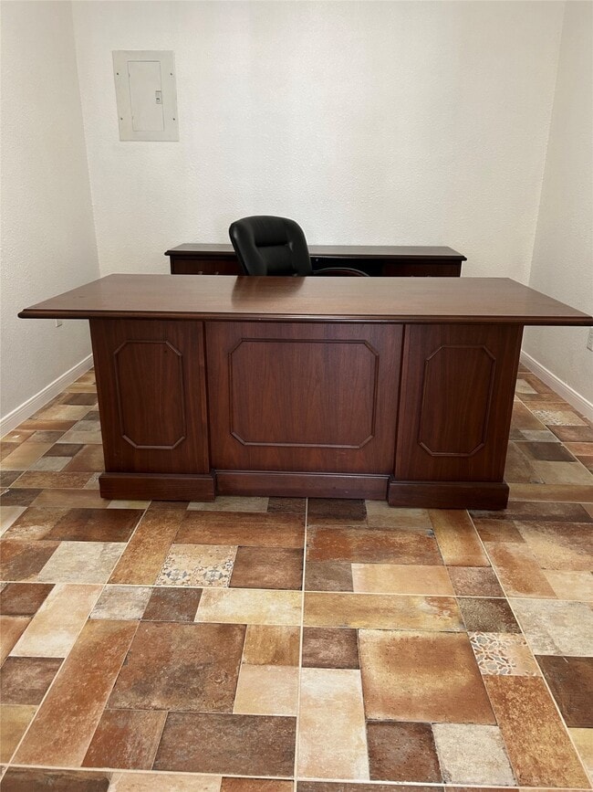 Building Photo - 7424 Lindencrest St