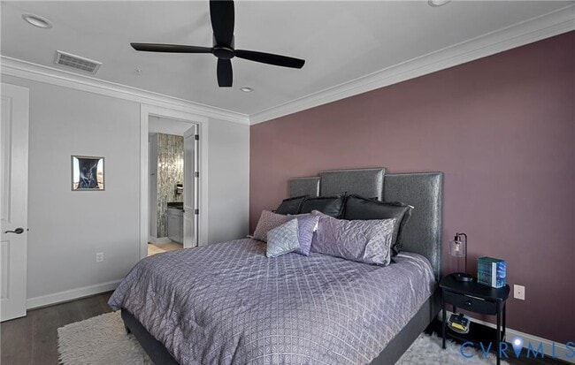 Building Photo - 444 W 6th St