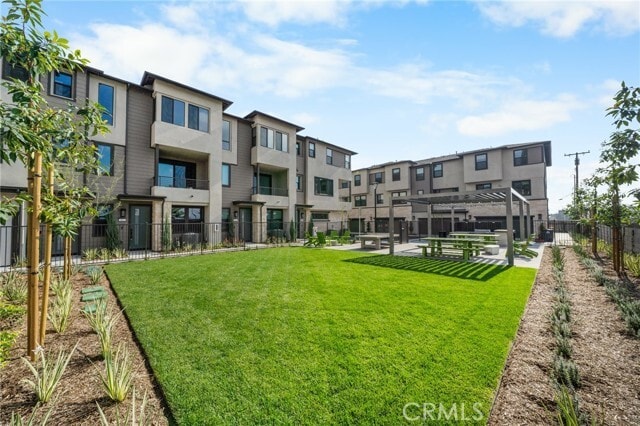 Building Photo - 109 S Laxore St