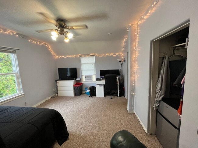 Building Photo - Duluth MN - 4 Bed - 1 Bath - Single Family...