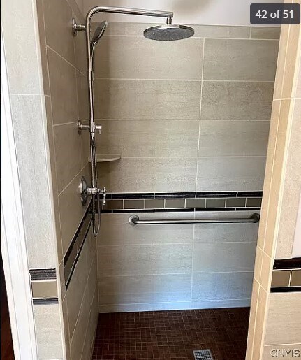 Building Photo - 517 Riverside Dr