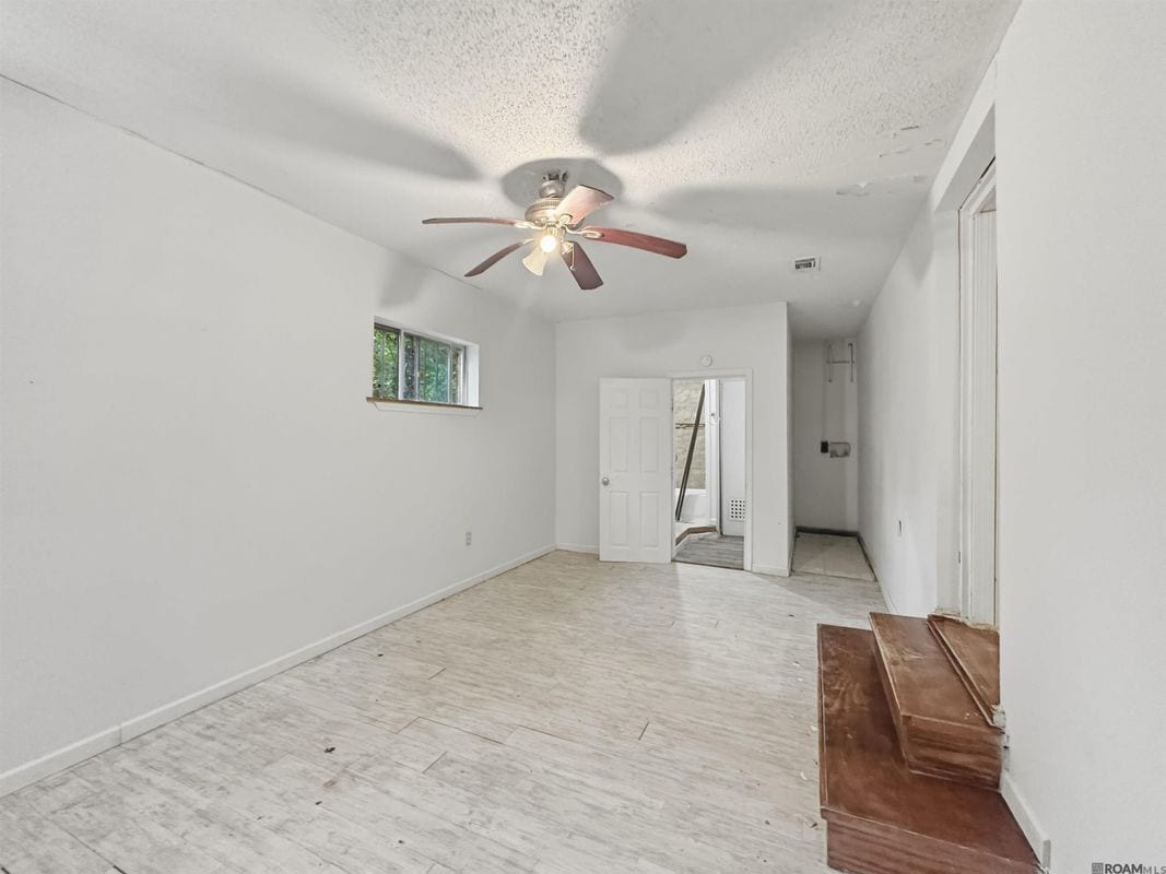 Building Photo - 5156 Linden St