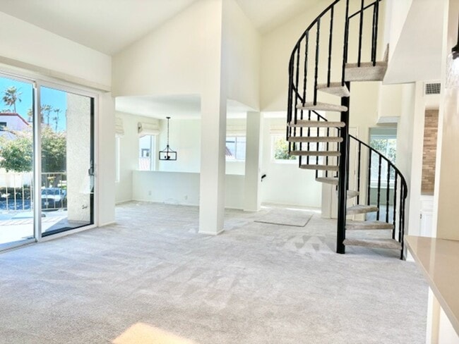 Building Photo - The Colony | Oxnard | 2 Bedroom + 2 Bathroom + Loft