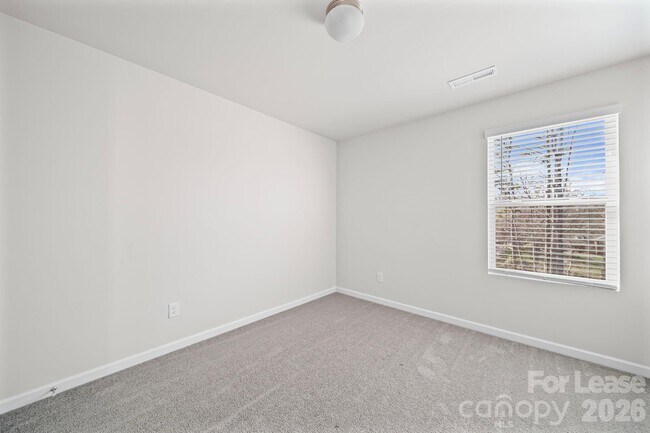 Building Photo - 715 Lackey St