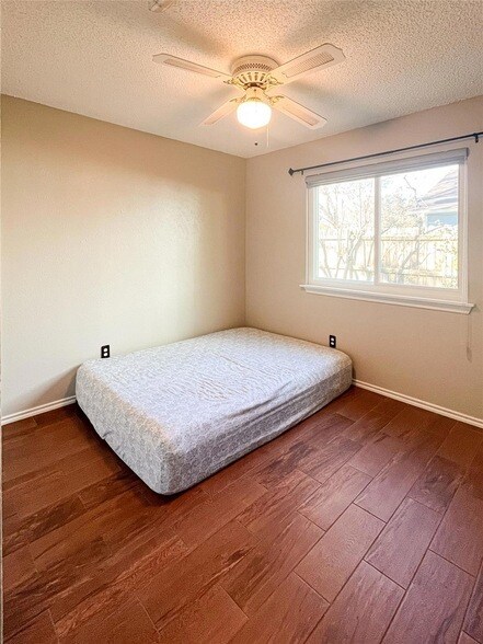 Building Photo - 8705 Clearbrook Trail