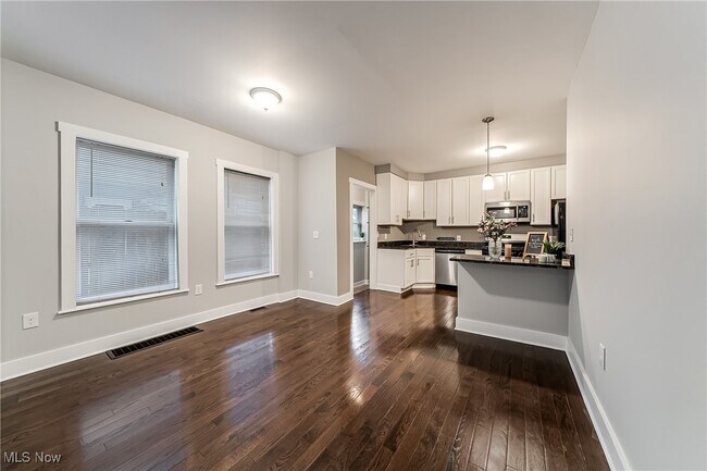 Building Photo - 11204 Clifton Blvd