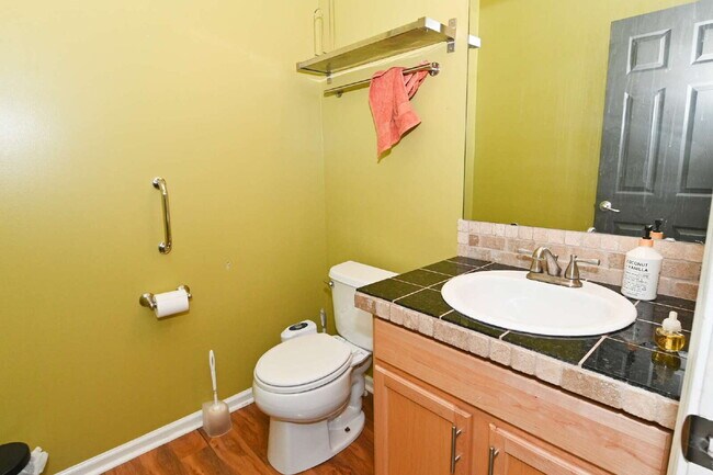 Building Photo - Spacious 4-Bedroom Haven with 2.5 Baths and Nearly 3,000 Sq Ft of Comfort in Indianapolis!