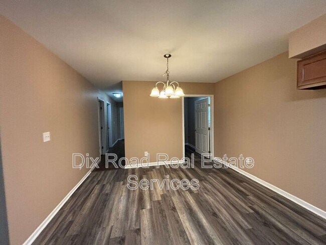 Building Photo - 601 Brelsford Ave