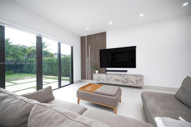 Building Photo - 8842 NW 161st Terrace