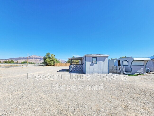 Building Photo - 2220 W Bell Vista Ave