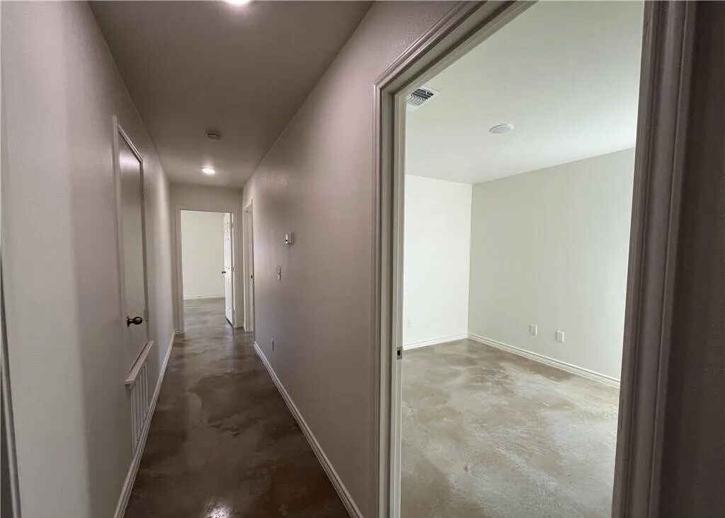 Building Photo - 2316 Alterman Dr
