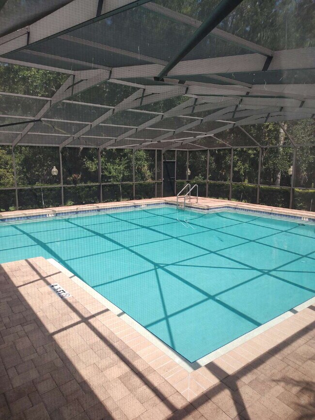 Building Photo - "$200 move in special!! 2-Bed, 2-Bath Cond...