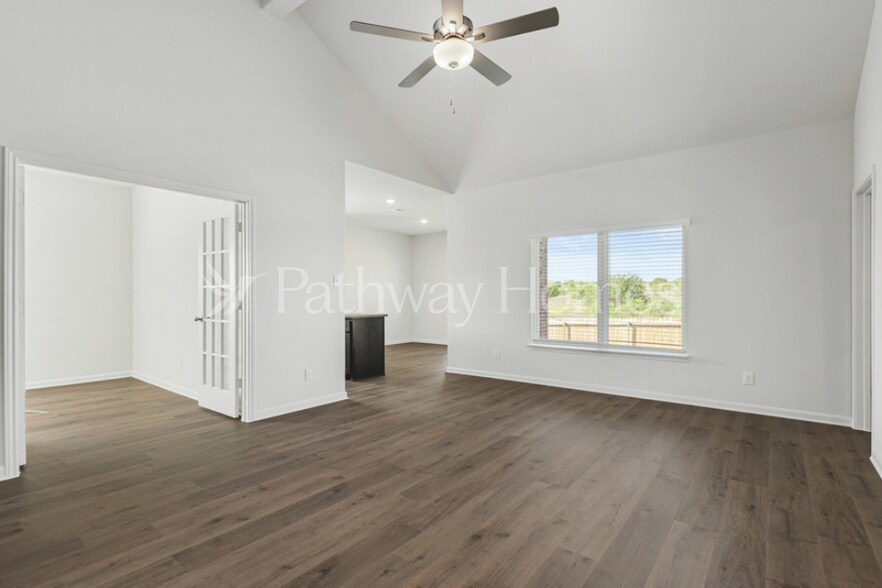 Building Photo - 11104 Santana Dr