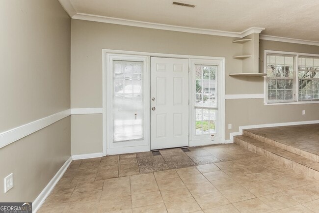 Building Photo - 8155 Tudor Dr
