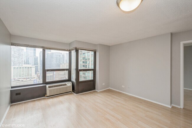 Building Photo - 30 E Huron St