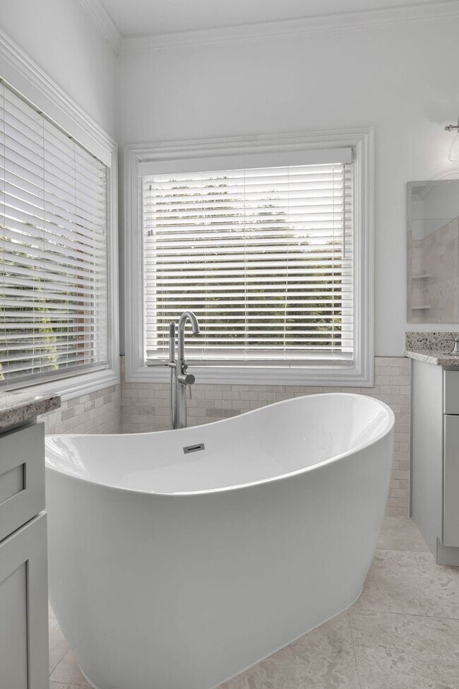 Building Photo - Welcome to this charming all-brick rental ...