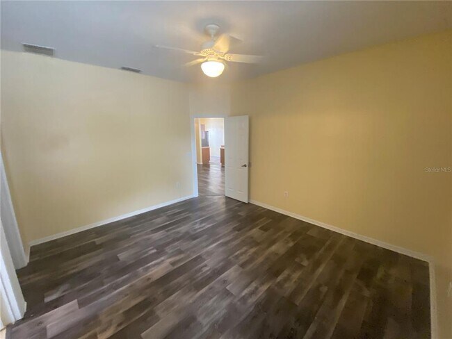 Building Photo - 302 Bluff Pass Dr