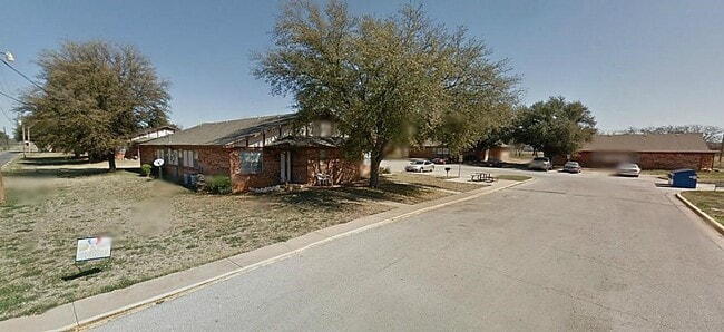 Building Photo - 137 Shirley Courts