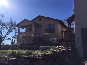 Building Photo - Adorable Jerome Home!! 2 Bedroom 1 Bath Contact Property Pros Property Management