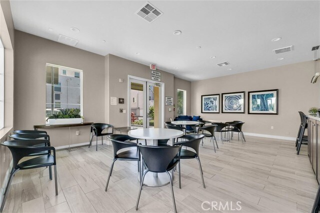 Building Photo - 158 Macintosh Way